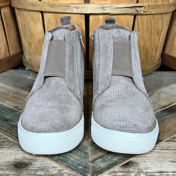 Steve Madden Wavery Tan Perforated Suede Gore-Elastic Zip Wedge Boots Womens 7 - Picture 4 of 12